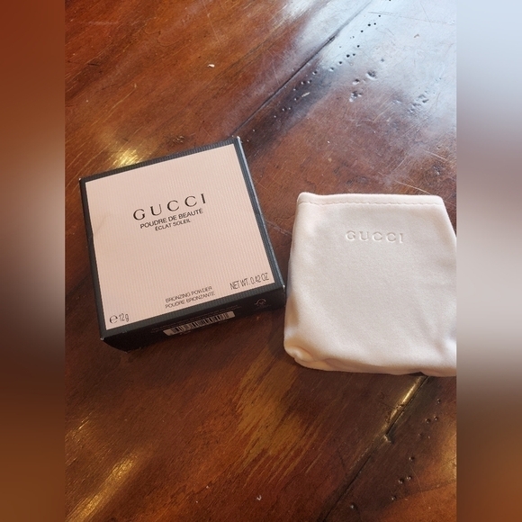 Gucci Eclat Soleil Luminos Bronzer - 05 DARK - Picture 3 of 6